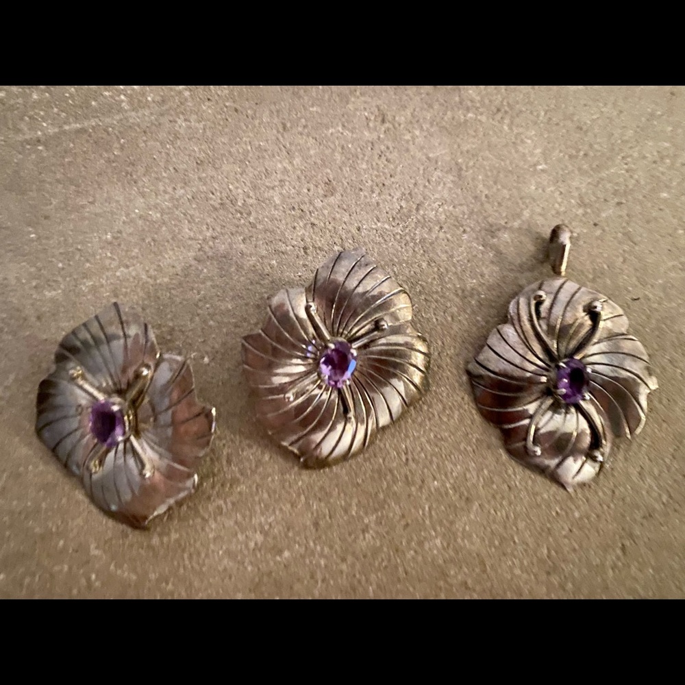 Sterling silver & amethyst earrings and pendant - Picture 1 of 3